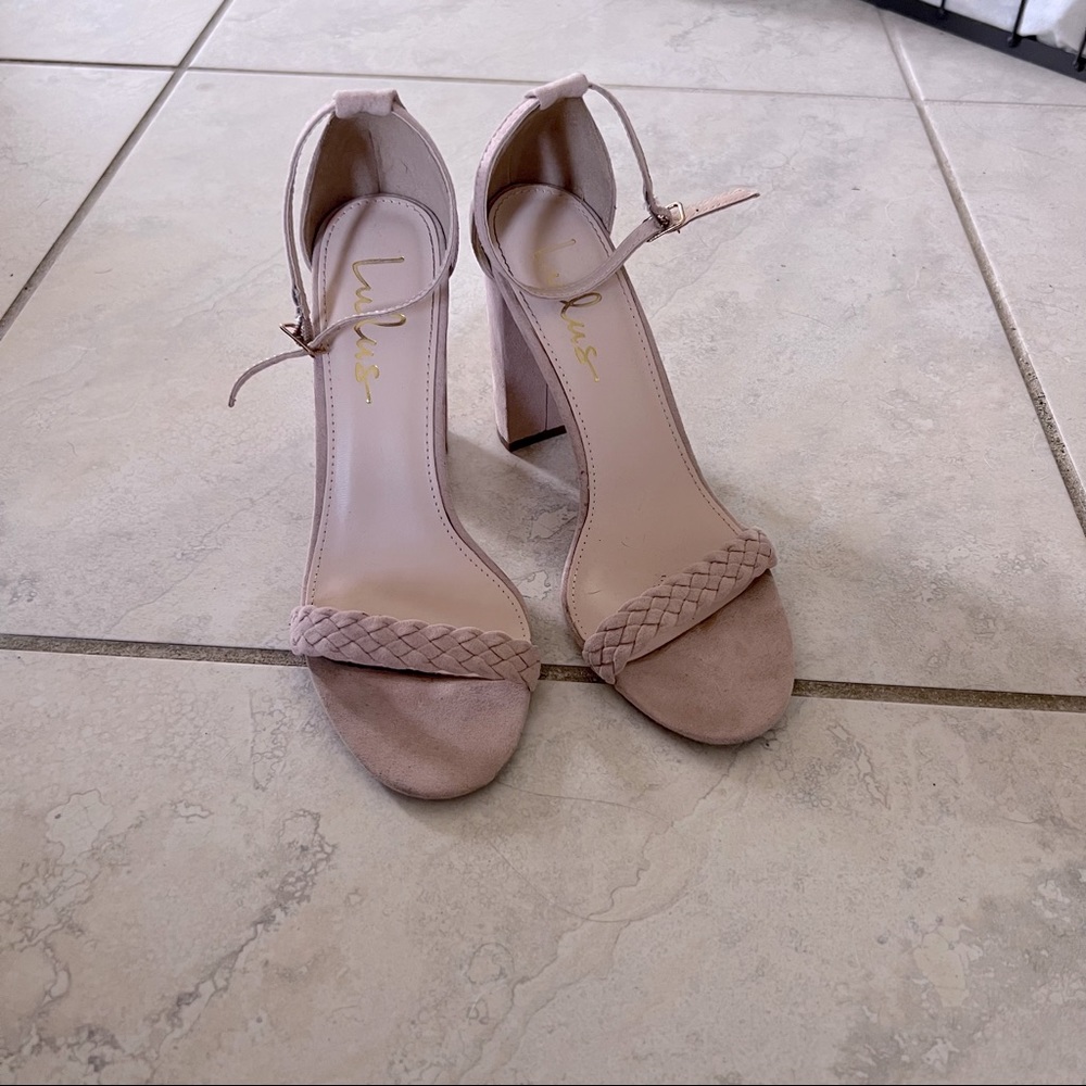 Lulu’s sandals dusty pink size 8 faux suede